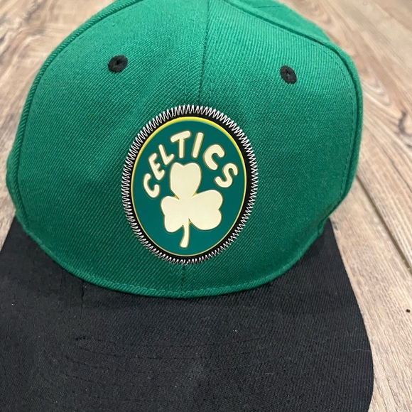 Green and Black Celtics Cap - Mitchell & Ness - Picture 2 of 6